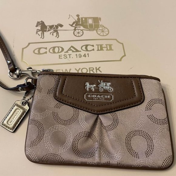 Coach Signature canvas / leather wristlet , signature fabric, NEW Condition - Picture 1 of 3